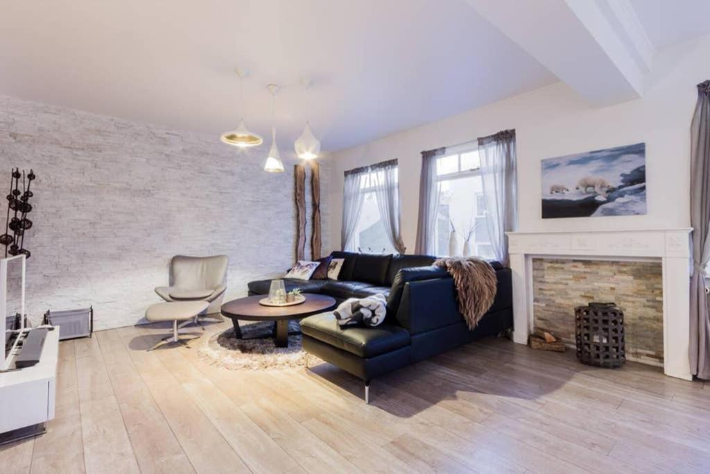 Superb Central Location, No Car Needed - Spacious Akureyri Exterior photo