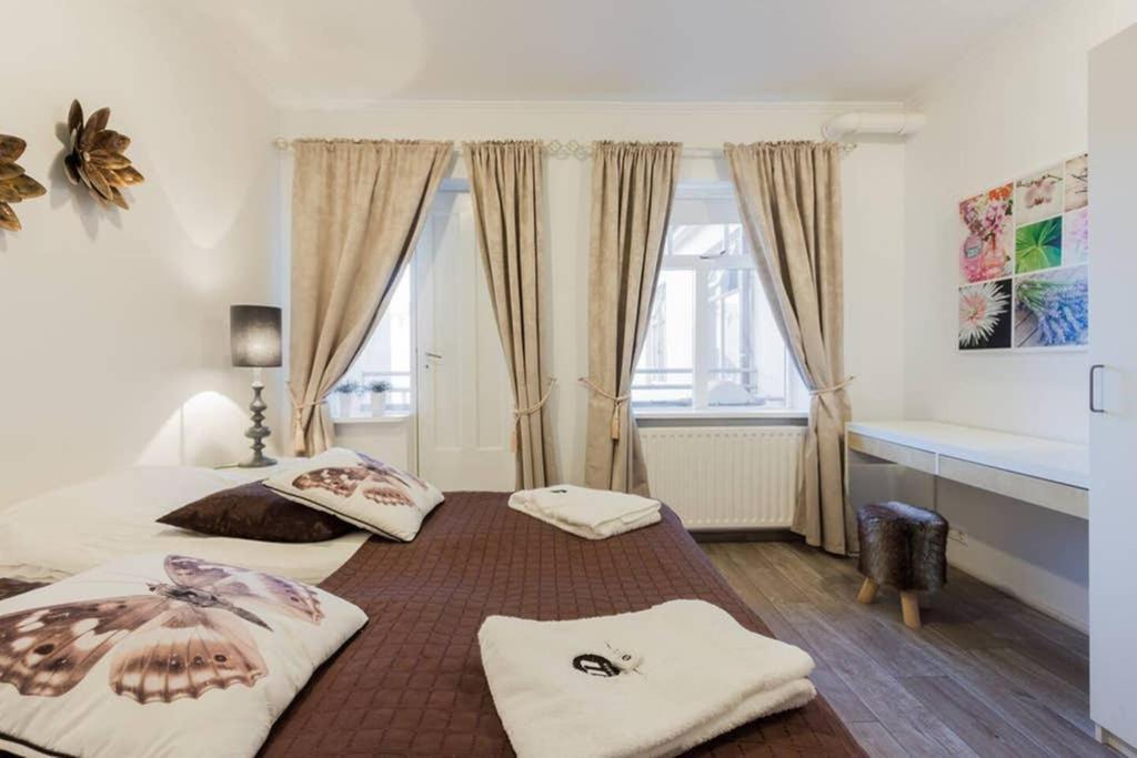 Superb Central Location, No Car Needed - Spacious Akureyri Exterior photo